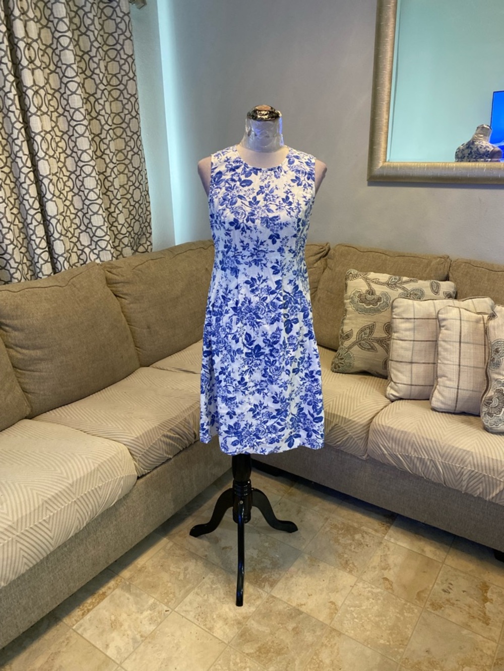 Liz Claiborne Women 8 classic blue-and-white floral botanical print, fit & flare